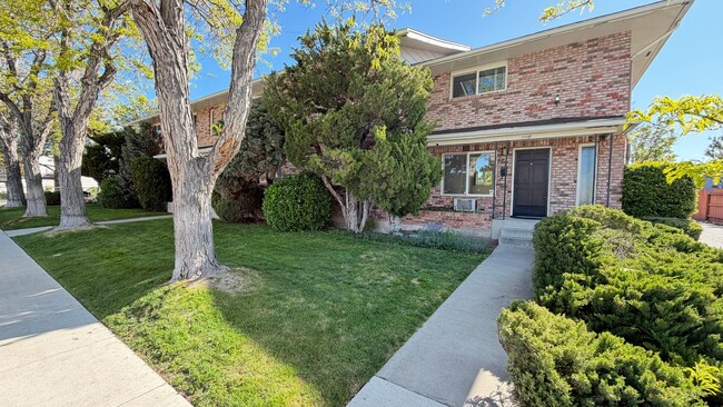 Photo - 1100 Harvard Wy Unit 1110 Harvard Way