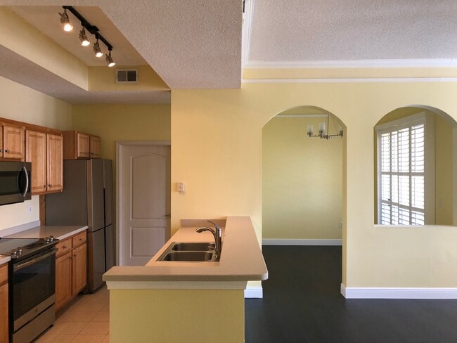 Photo - 12025 Villanova Dr Unit 10
