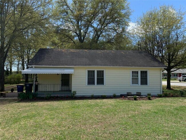 Photo - 2997 N Main St