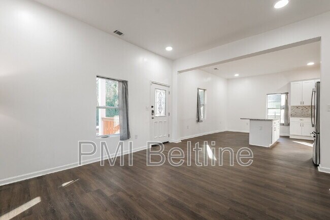 Photo - 1321 Bridges Ave SW