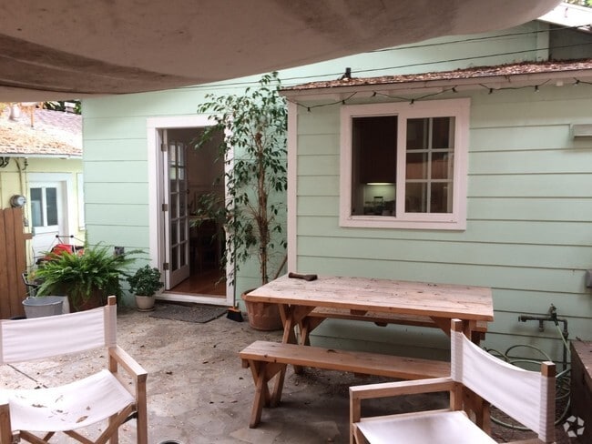 backyard - 242 Ashland Ave Rental