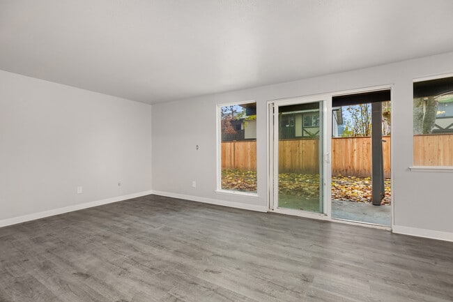 Photo - Bridgeport Square