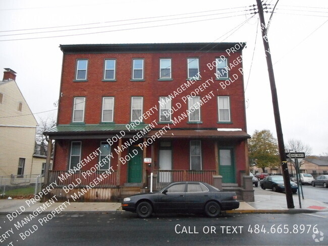 Building Photo - Newly updated 2 Br apartment Heat included Unit 2