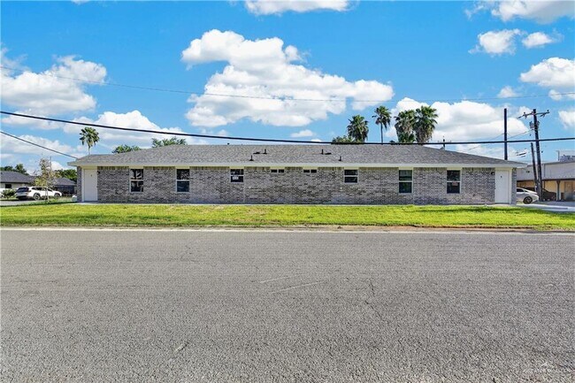 Building Photo - 13 S 9th St Unit B