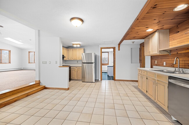 Photo - 122 Wood St Unit 122 Wood St