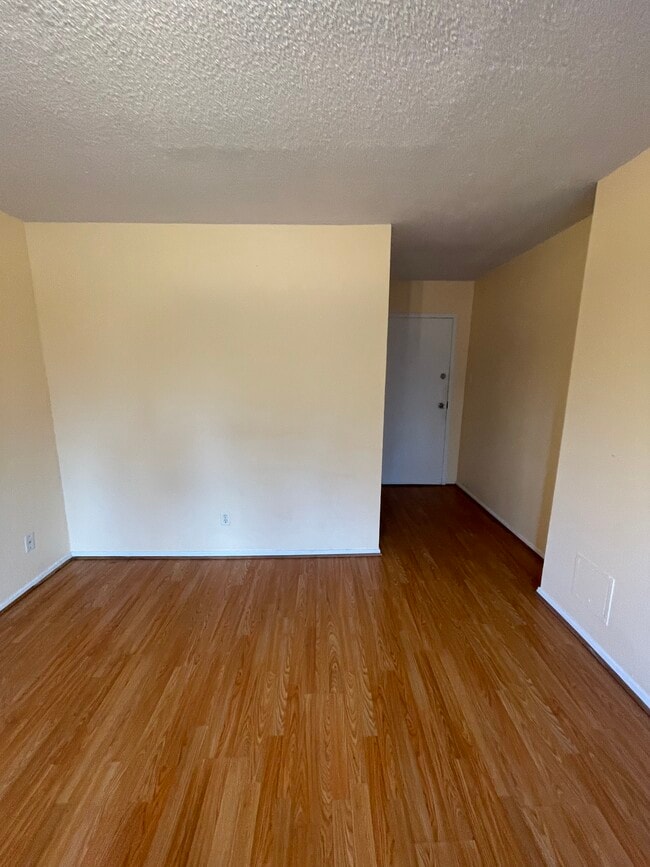 Building Photo - 3118 San Jacinto St Unit 12