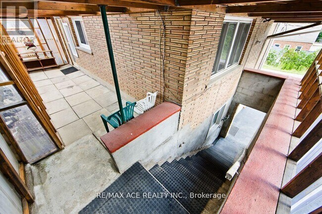 Photo - 205 Emerson St