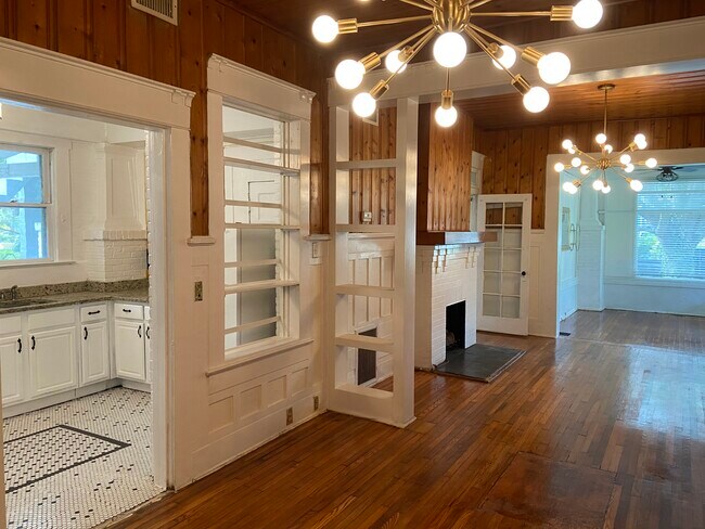 Formal Dining Room, LR, BR, + sunroom - 616 W Azeele St Unit #1