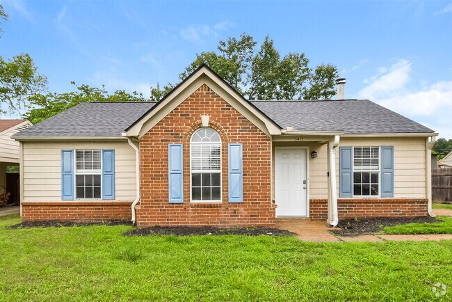 Building Photo - 1411 Lagrange Downs Rental