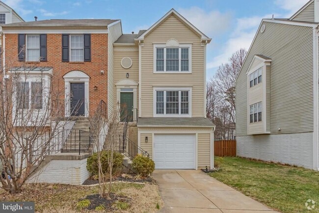 Building Photo - 45550 Whitcomb Square Rental