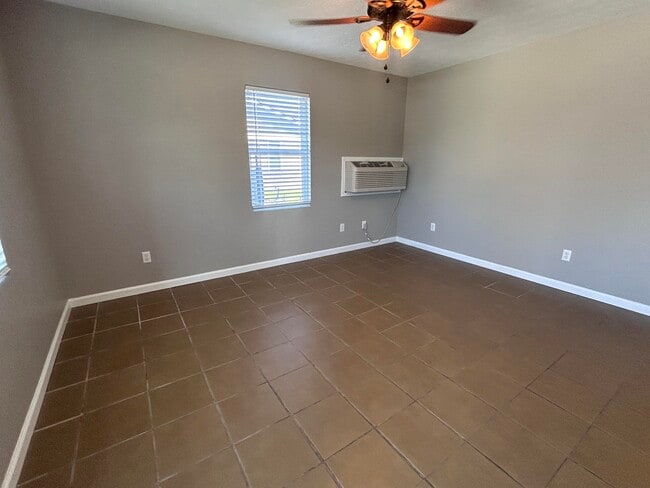 Photo - 108 Scott Dr Unidad 2