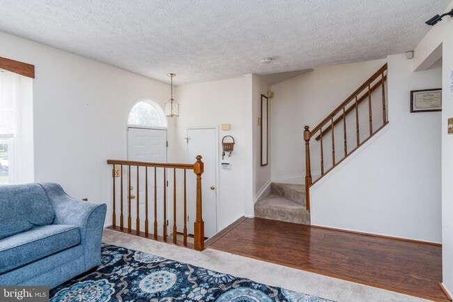 Photo - 46 Running Brooke Dr