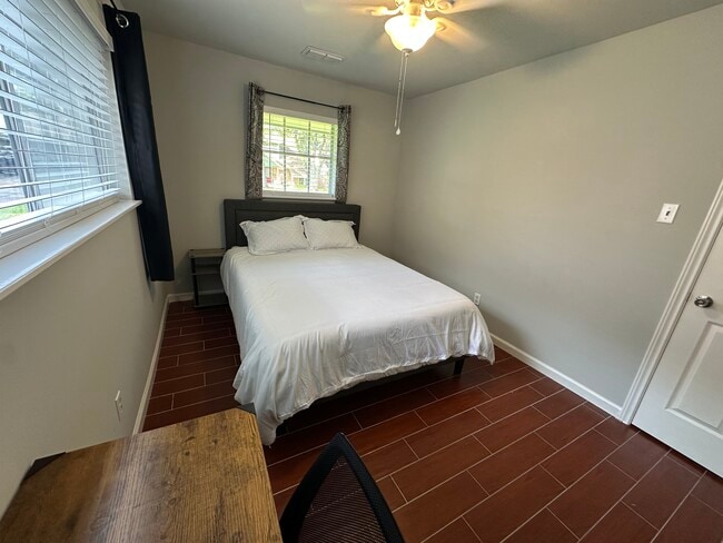 Building Photo - 8626 Nairn St Rental