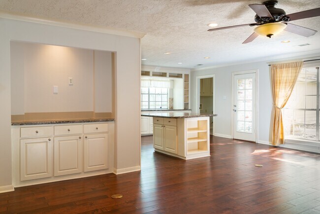 Photo - 1704 Crystal Hills Dr