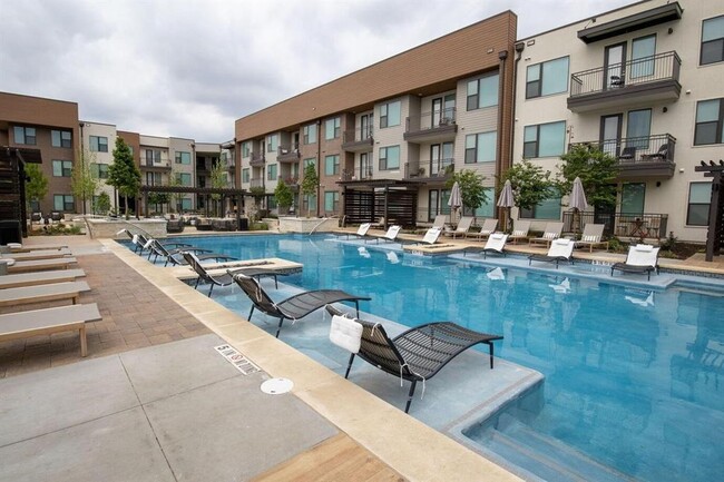 Photo - 7106 W Loop 1604 N Apartment Unit 3319