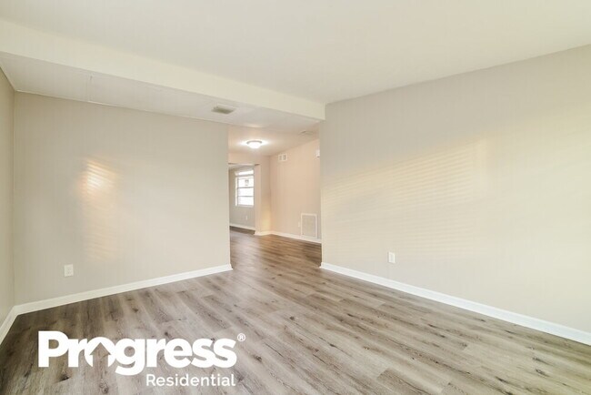 Photo - 1198 Maxey Dr