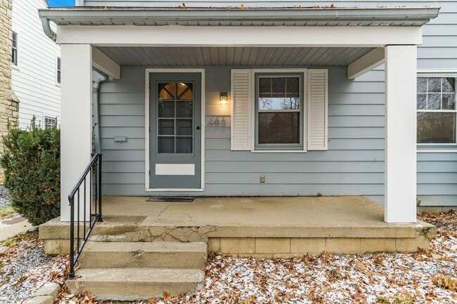 Photo - 683 S Roosevelt Ave