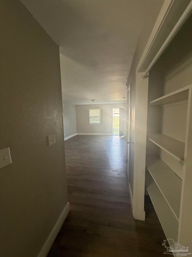 Photo - 1420 Langley Ave