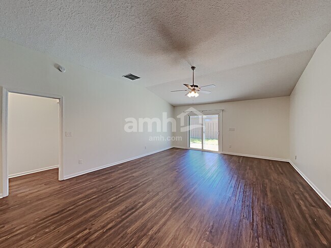 Photo - 2544 Stapleford Ln