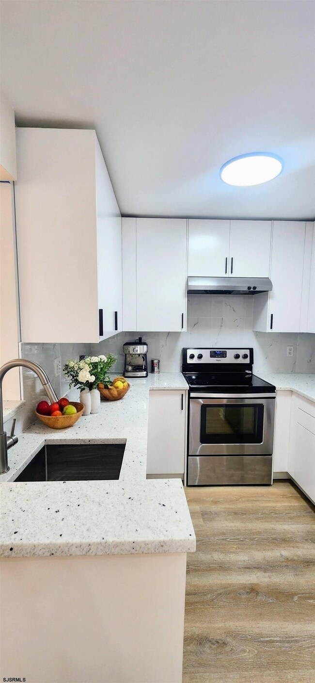 Photo - 137 Heather Croft Unit 137