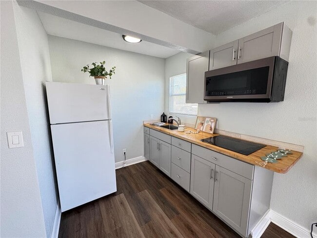 Photo - 3927 6th St S