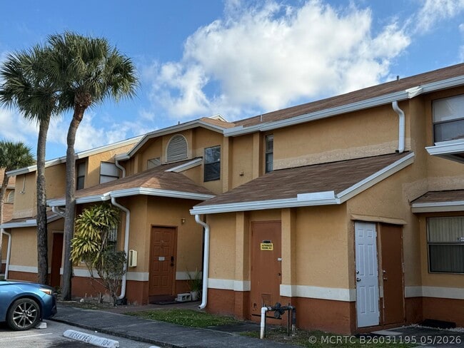Building Photo - 2511 NW 56th Ave Unit 111