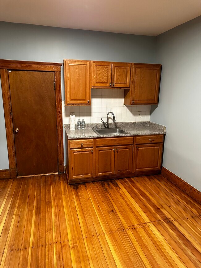 Photo - 52 Hazelton St Unit 2