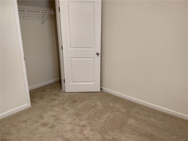 Photo - 51 Lk Ter Dr