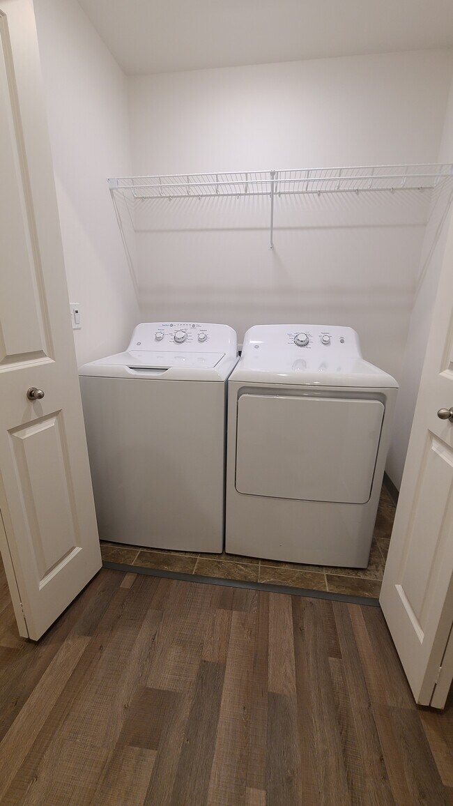 Meadow Brook Villas Apartments Newberg, OR