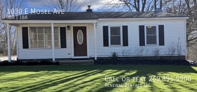 Building Photo - 1030 E Mosel Ave