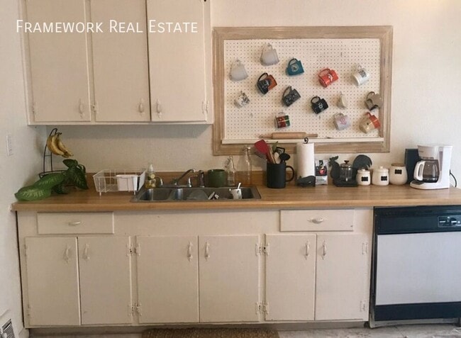 Photo - 1356-1376 Zephyr Street-1370 Unidad 1370