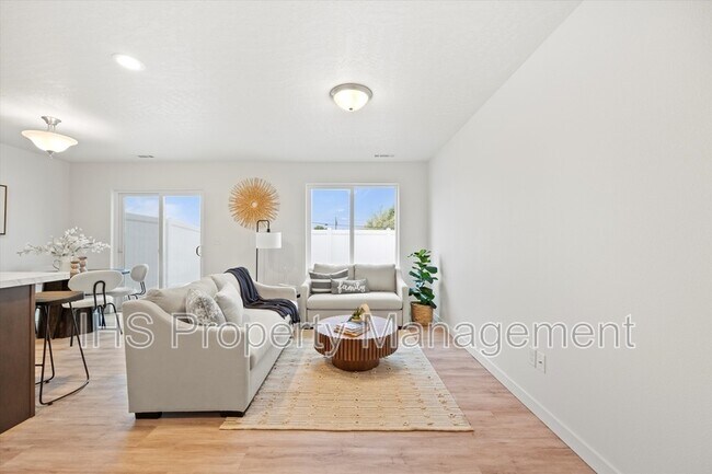 Photo - 4762 W Quinault Ave