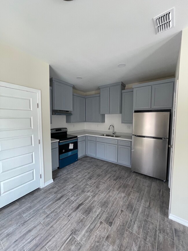 Building Photo - 809 S Mississippi St Unit 1