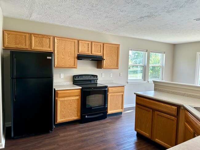 Photo - 663 Vernon Pl