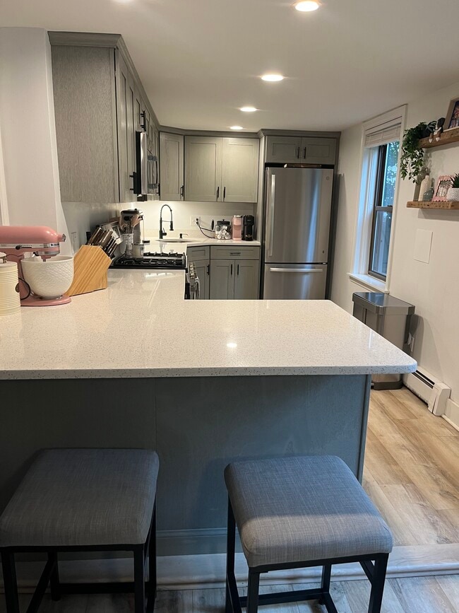 Building Photo - 205 Standish Ave Unit 3