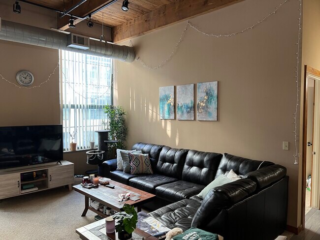 Living Area - 940 Monroe Ave NW Unit 121