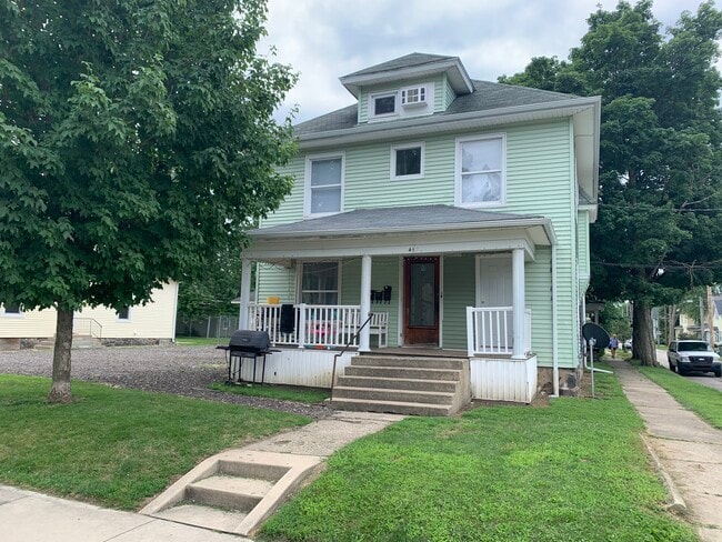 Building Photo - 412 E Jefferson St Unit 412-3 E Jefferson St