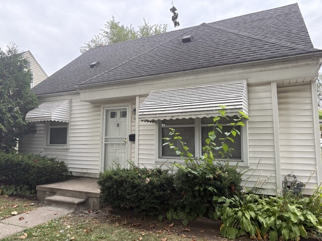 Building Photo - 19474 Montrose St