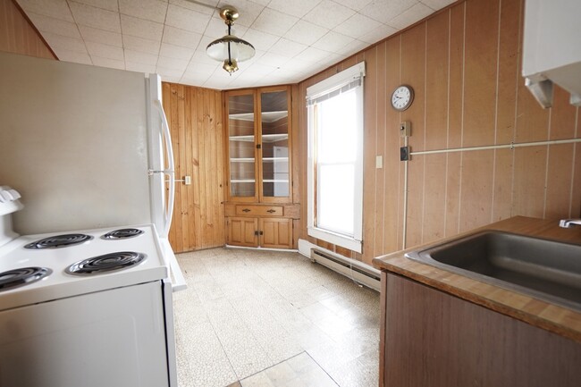 Photo - 225 Jones Ave