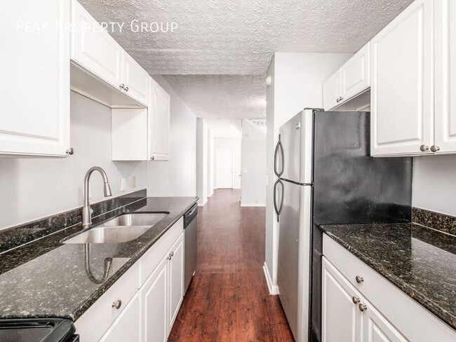 Photo - 421 E Mithoff St