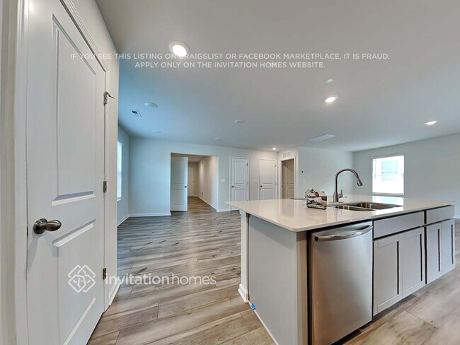 Photo - 7300 Olive Coast St