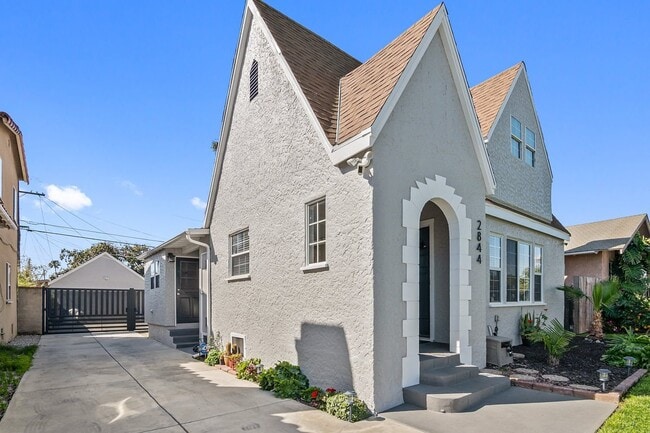 Photo - 2844 Hill St