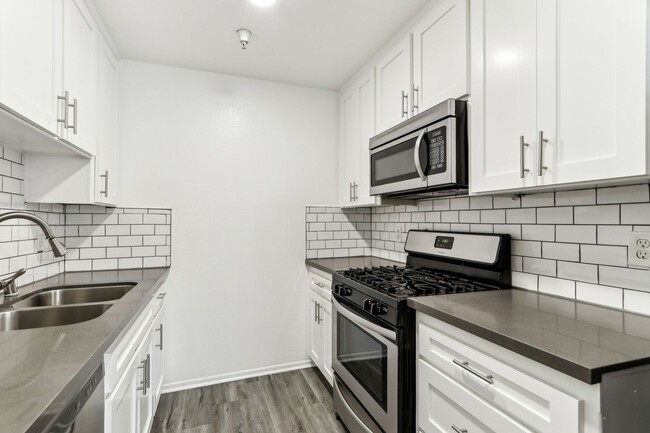 Photo - 7057 Lanewood Ave