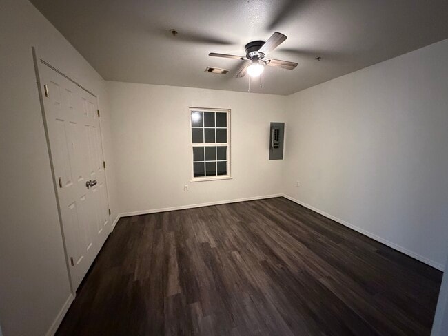 Photo - Triplex 300-2