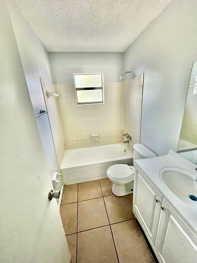 Photo - 911 N Iowa Ave Unit 911 N. Iowa Ave Apartment 3