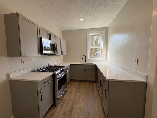 Photo - Huge Newly Renovated 4 Bedroom/2 Bath House in Bellevue!