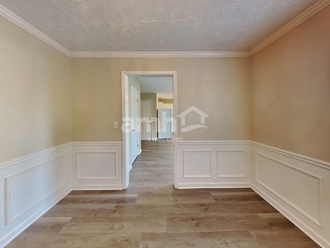 Photo - 820 Whitecrest Ct