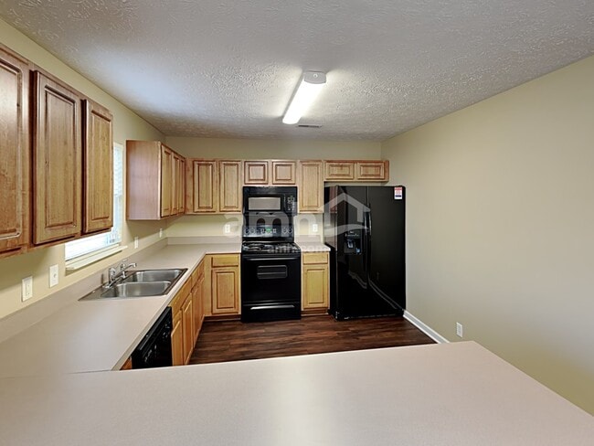 Photo - 3055 Hidden Creek Dr