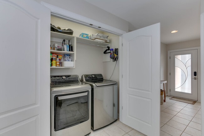 Photo - 4815 Lake Dr