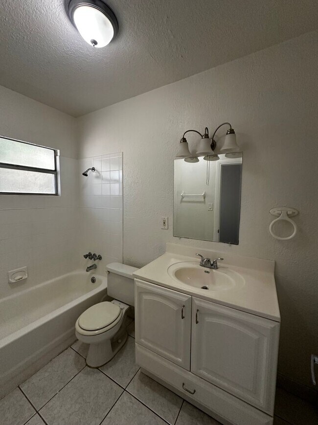 Photo - 110 N Mills Ave Unit 110 N Mills Ave